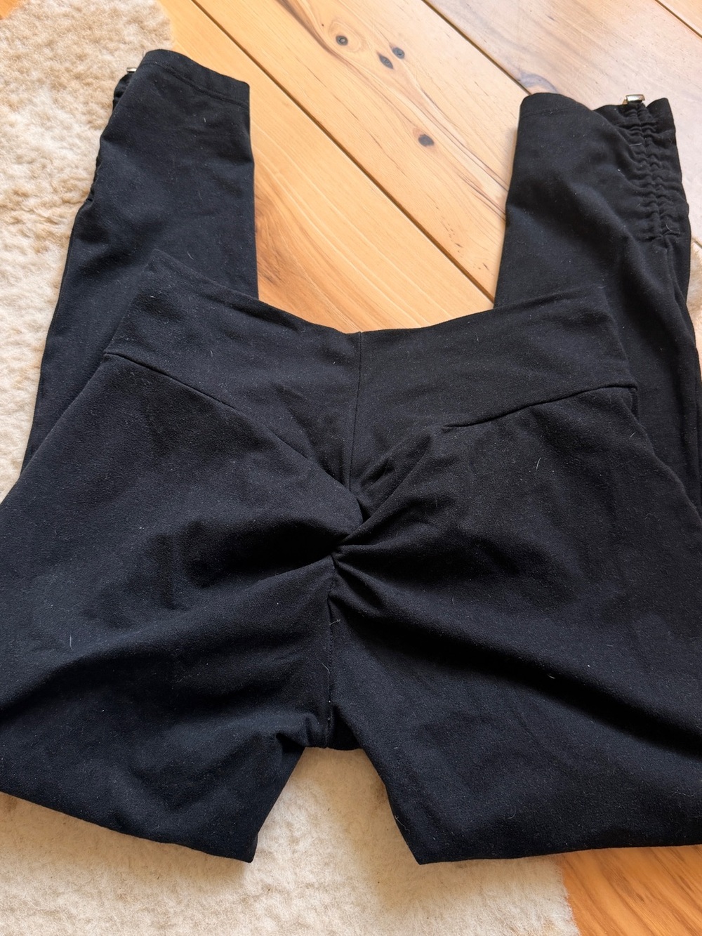 Bombshell leggings scrunchbutt size small black
